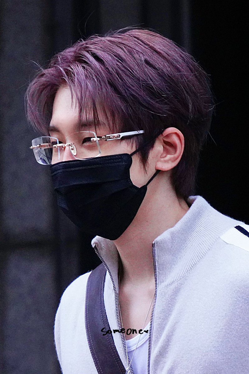 wonubliss's tweet photo. you’ve worked hard, wonwoo. 💜🫂
his glasses, hair color, eye smile. 🥹 https://t.co/ZEDWqiZLb4