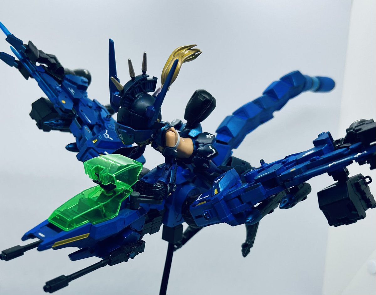 teach_ddi's tweet photo. #30MS
#30MM

シル・フルチェ
空を飛ぶことに憧れていたSISTER。開発中の機体にSISTERが必要とされたので念願が叶った！

スカート型スラスター、脚部ブースターユニットで空中を飛び跳ね、ビームハルバードで貫き叩き切る。

「…もっともっと高く飛ぼう！フィード！」 https://t.co/LHaUPF5QXE