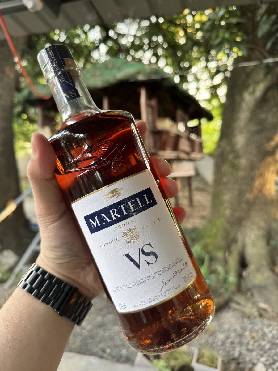 lee__thirdy's tweet photo. That #hangover feeling again. 🤢🤮 #Martell #Cognac #ChivasRegal #Scotch #Whisky #Coke #CokeisLife #ThirstDay #Aftermath 💦💦💦 https://t.co/VIMOrpiZXG