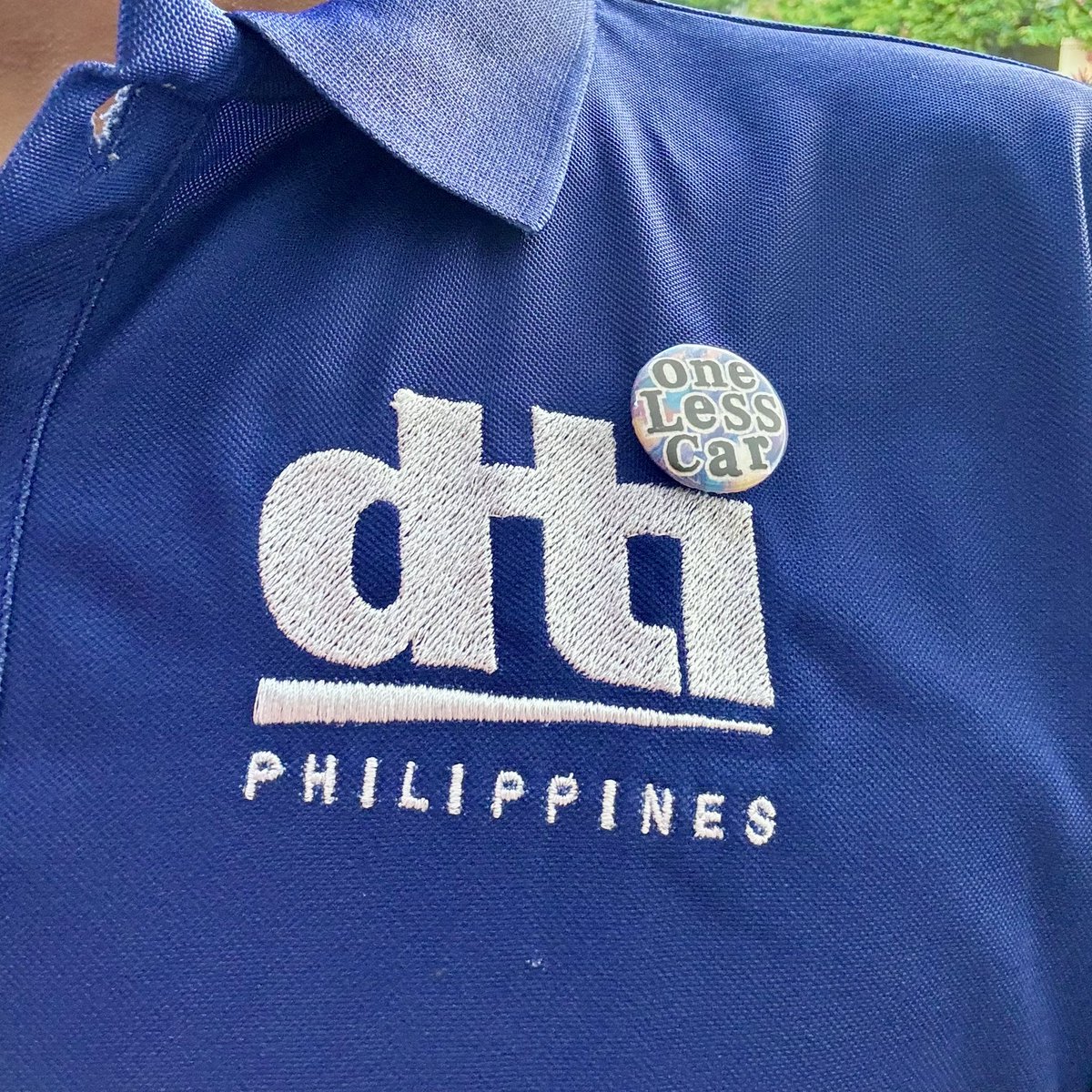kris_ablan's tweet photo. #onelesscar at DTI https://t.co/egRYoSgY9l