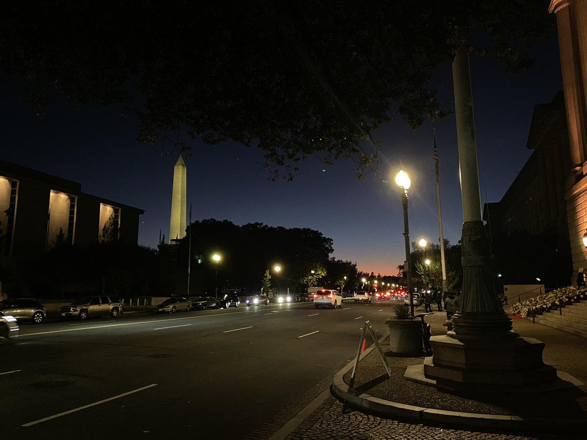 JimHavard's tweet photo. Beautiful evening in DC @capitalweather https://t.co/wEz0IfeVNl