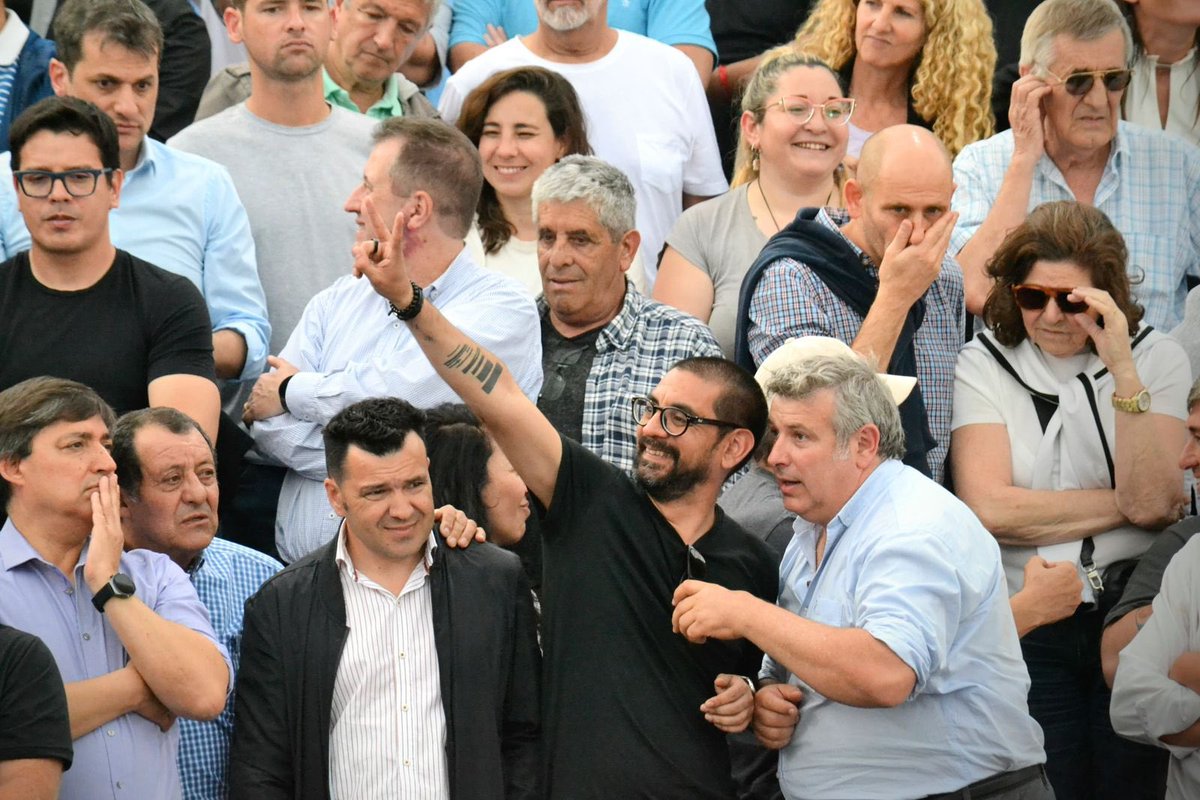 En el #DíaDeLaLealtad estuvimos junto al gobernador @kicillofok en Berisso, KM 0 del Peronismo, para recordar el día en el que el pueblo se hizo protagonista de su destino, convocados para empezar a construir una nueva esperanza colectiva como se hizo aquel día con el General