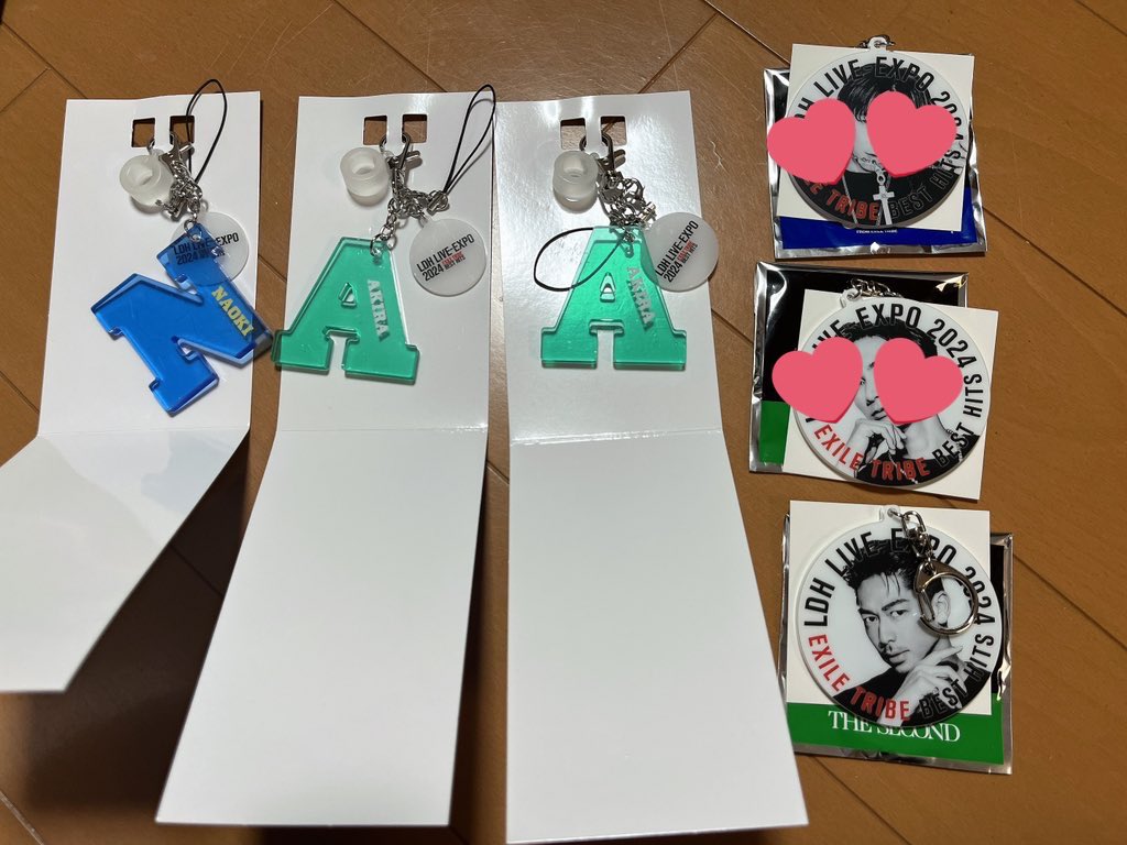 is2LDH's tweet photo. LDH EXPO アクリルキーホルダー SECOND 三代目　JSB 交換　フォトカード　ロゴキーホルダー

激求▶︎TETSUYA イニシャル優先！
求め▶︎健二郎、岩田剛典、ØMI、ケンチ、壱馬、FANTASTICS、TJBB

譲り▶︎直己、AKIRA https://t.co/EZrakG2nul
