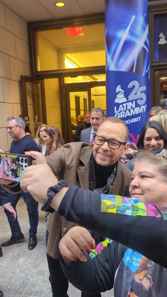 paleycenter's tweet photo. The Paley Museum welcomes the cast and creative team of Blue Bloods to #PaleyFestNY! @bluebloods_cbs https://t.co/k2ZYFs1sOT