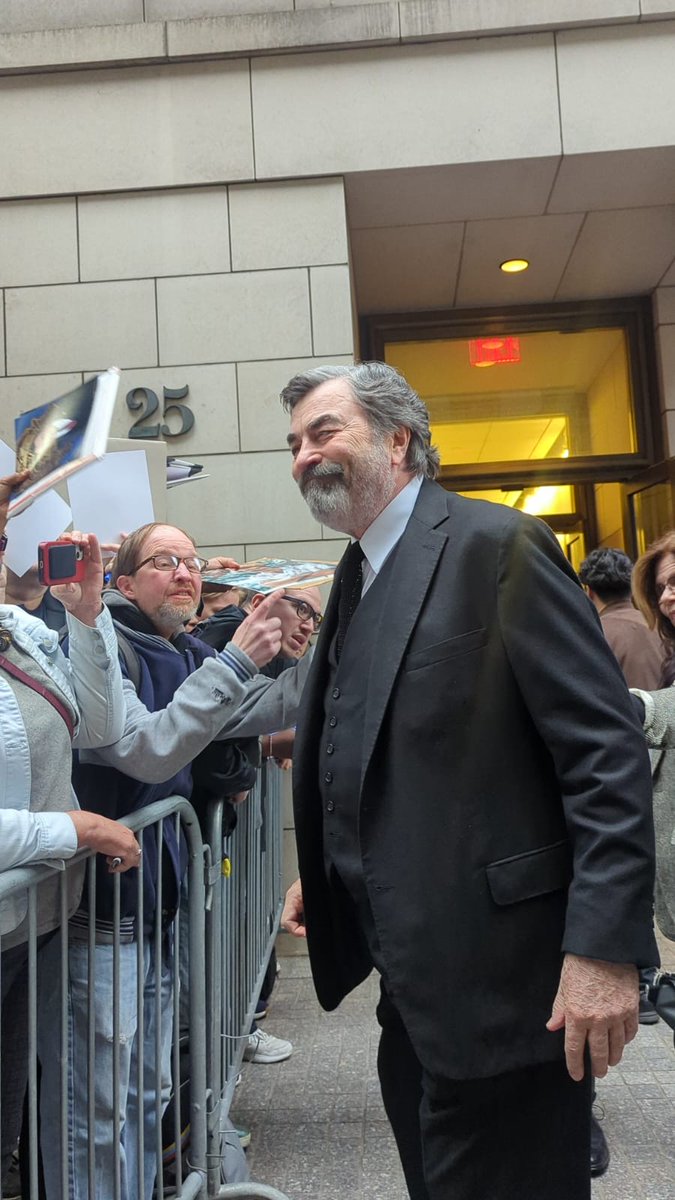 paleycenter's tweet photo. The Paley Museum welcomes the cast and creative team of Blue Bloods to #PaleyFestNY! @bluebloods_cbs https://t.co/k2ZYFs1sOT
