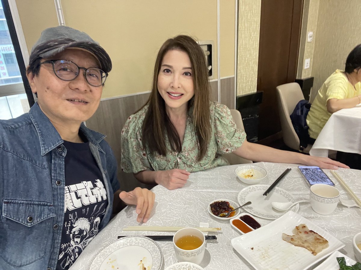 李婉華回港，約了她一起飲茶！