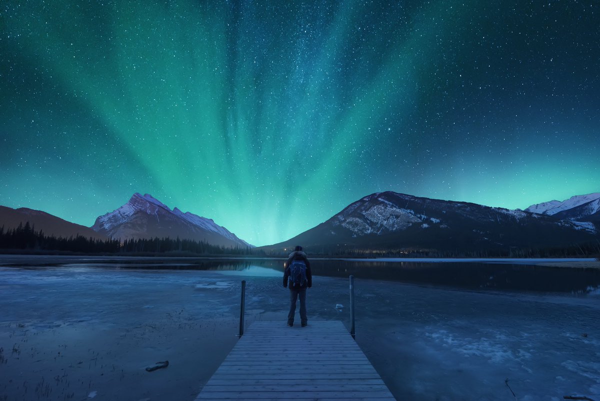 WestJet's tweet image. The skies across Canada have been magical lately. 🌕✨ ⁣
⁣
Did you catch these stunning views? Share your photos and videos with us!
 ⁣
📷: blaze.yvr⁣
 ⁣
#ExploreCanada #NorthernLights #ChasingViews