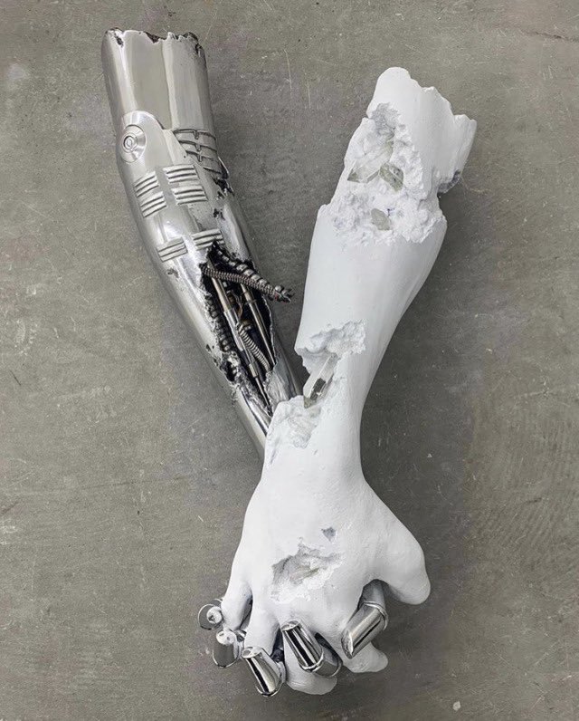 3CC0__'s tweet photo. Holding Hands by Daniel Arsham &amp; Hajime Sorayama (2019) https://t.co/e0A0mYCU6K