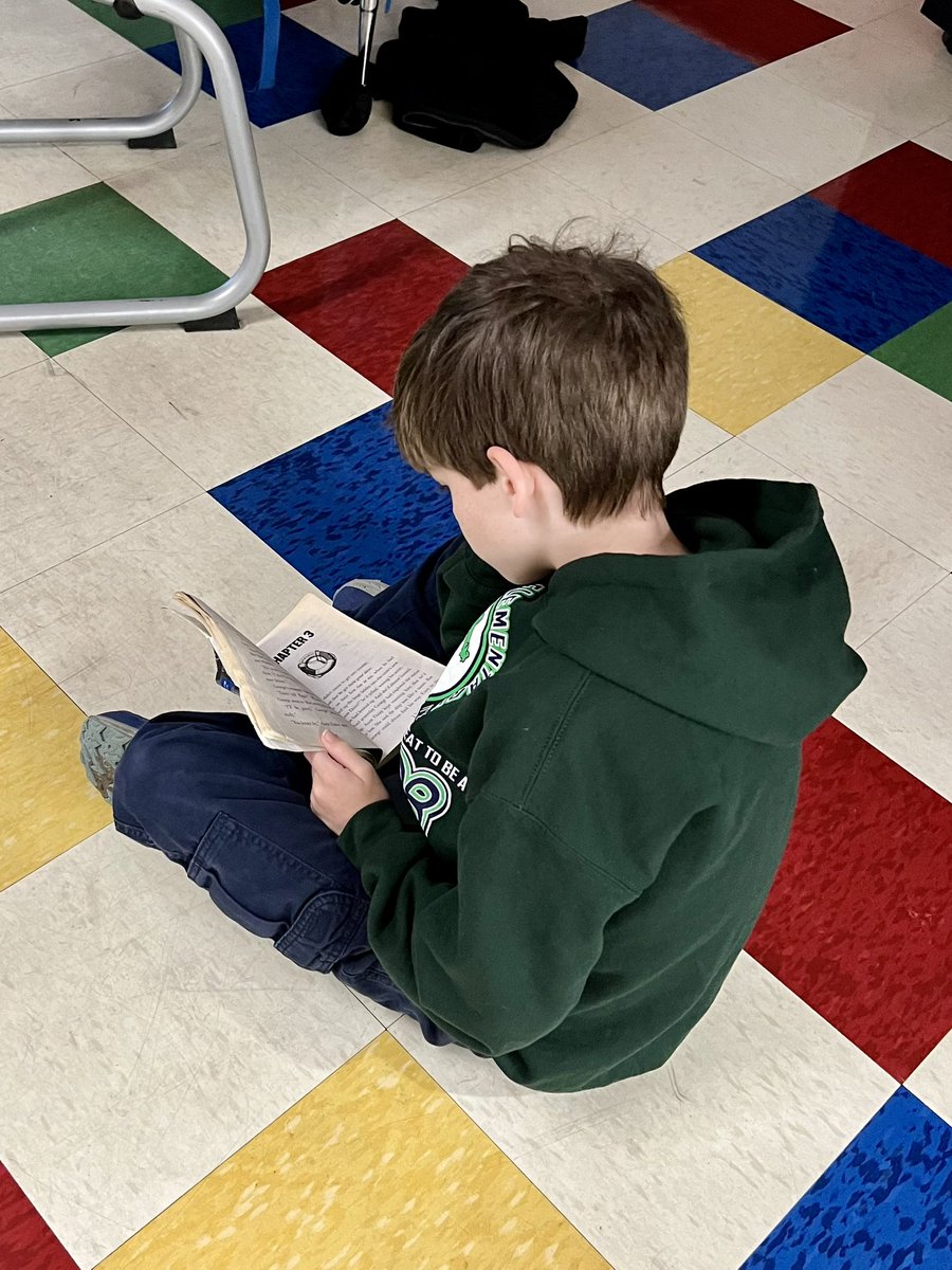 Mr_Lewis_AP's tweet photo. I caught several @LCE_UpperCampus Gators reading today during our D.E.A.R. Pajama Party! #LCEUlearning #LCEUjoy @RichlandTwo https://t.co/BkvmmlqPg9