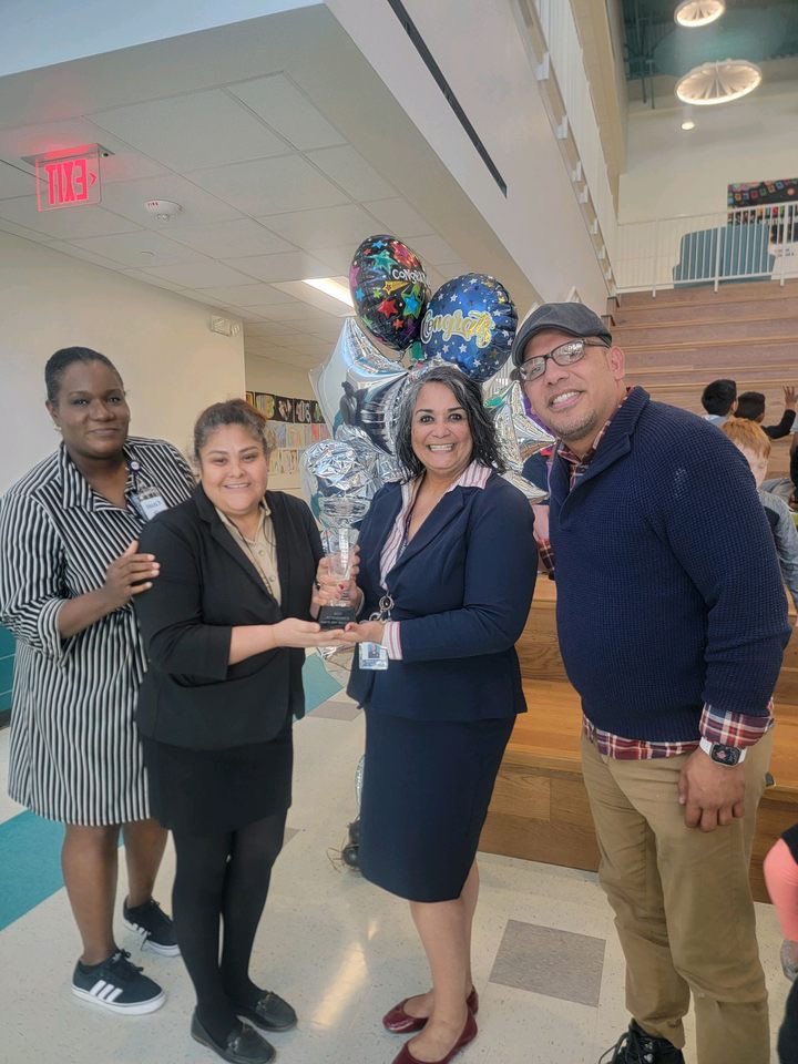 Read_to_Me's tweet photo. I am beyong proud of my school, @ELDegolyerES !! We were honored by our area trustee, Lance Currie, to present the award as the campus with best attendance for Apr-May, 2024!! GO DOLPHINS!
@DallasISDSupt @dallasschools @AttendanceDISD https://t.co/TeizBhbzZl