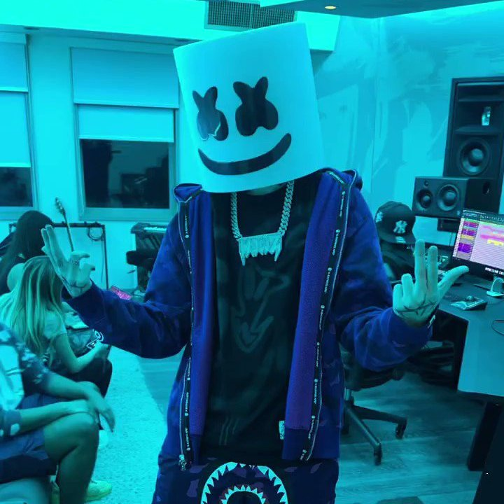 portalmellogang's tweet photo. @newslitkillah Prod. Marshmello ?? 👀 https://t.co/RFOrjm4V55