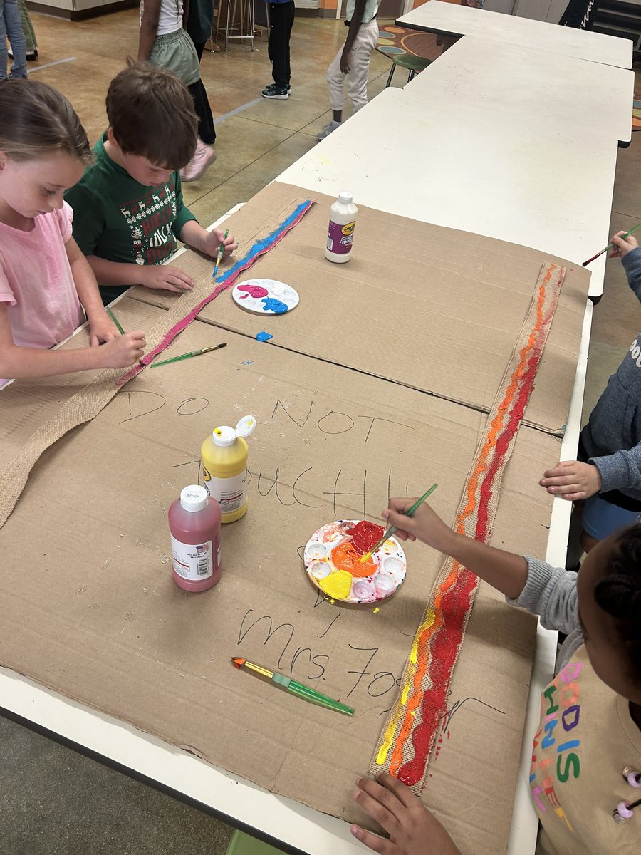 LorenFoster's tweet image. Sometimes we make art, sometimes we dance sometimes we do both! Dancers+Art=DART #dart #tcs #artsintegration #elementaryarts