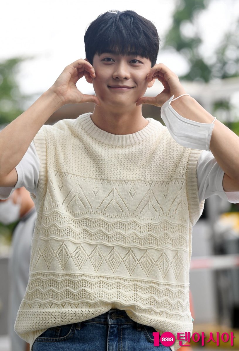 KoreanUpdates's tweet photo. 6 years after #TaleOfNokdu, #KangTaeoh is said to be coming back in historical drama with sageuk version of #SecretGarden. Titled <The Moon Flows on This River>, the drama is slated to air in 2025 on MBC

https://t.co/knGrEA43BP #KoreanUpdates RZ https://t.co/CrTzmYSVez