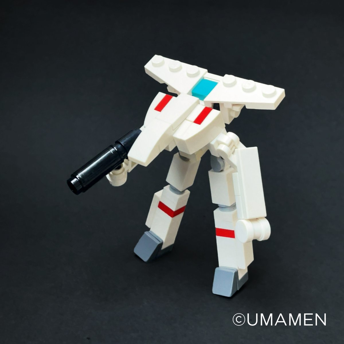 udon01410141's tweet photo. レゴでマクロスVF-1を作りました。
#legomicroscale https://t.co/VcKKPVOBLD