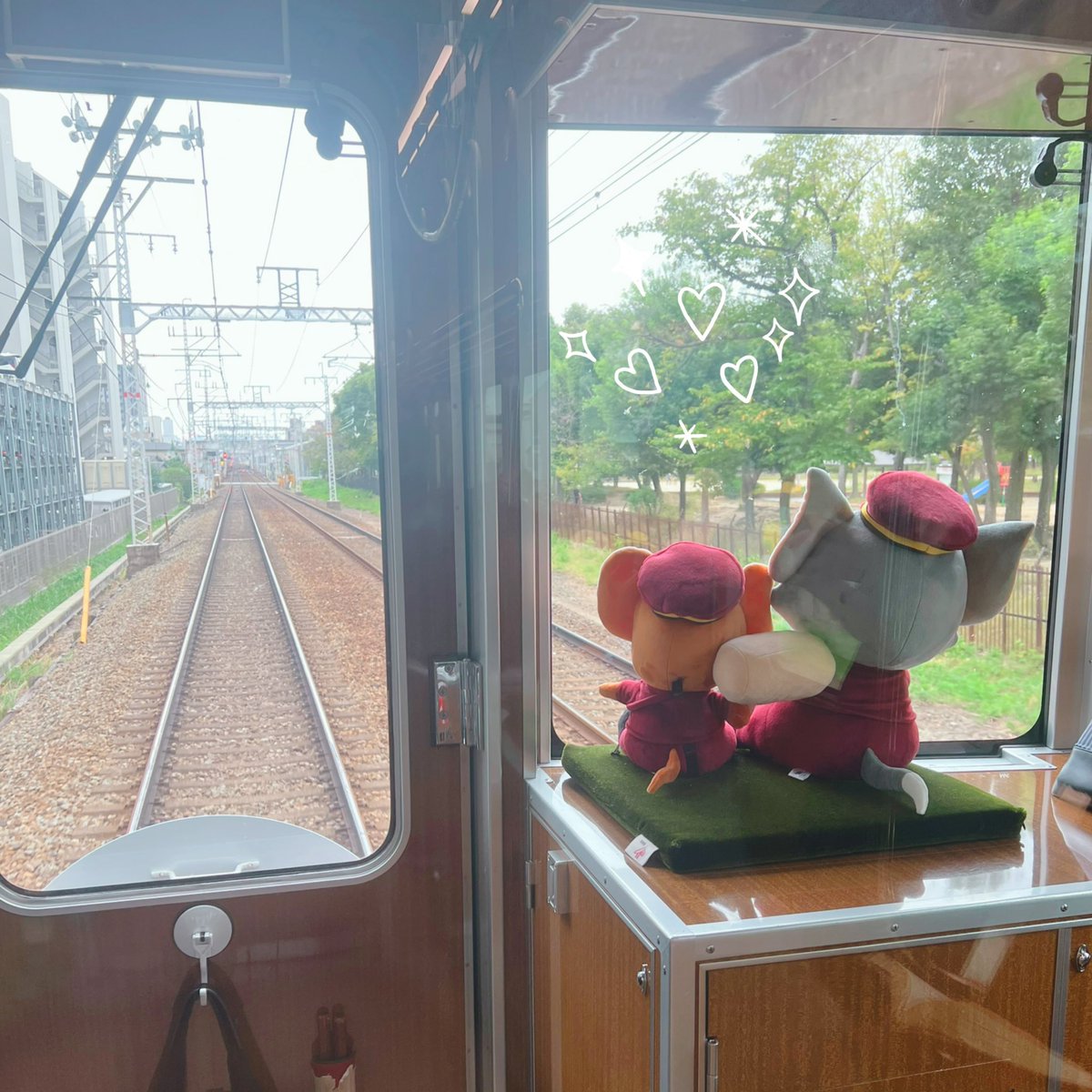 damaoYHT's tweet photo. 阪kyu電車の先頭、いまトiムジェiリ乗ってるんか✨へえ…かわいいね
フォゼ王も乗せるといい🥳 https://t.co/FnAo9ObdTf