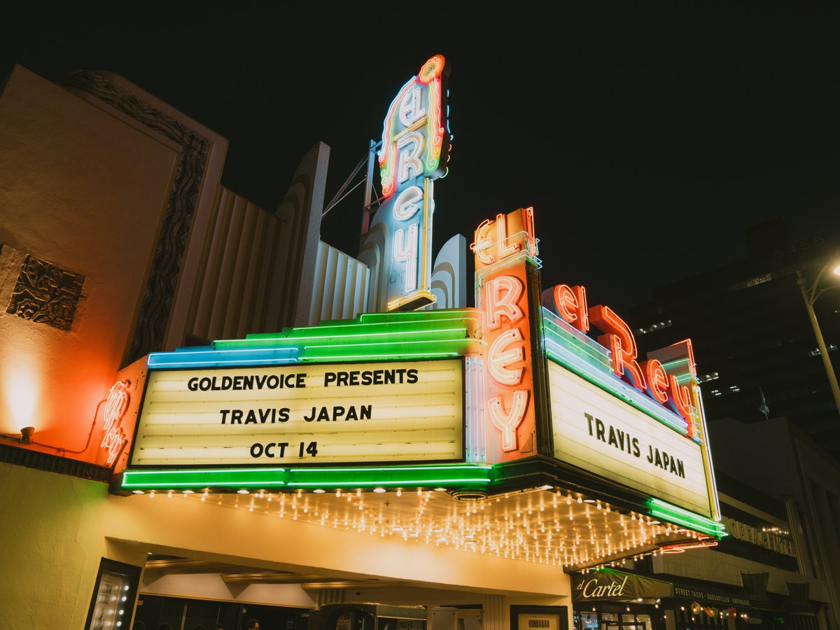 oricon's tweet photo. Travis Japan、初のワールドツアーを完走🐯🌍️
LA＆NY公演のレポートが到着✨

LA️では“夢のハリウッド”に感極まる…新曲も披露🎤
宮近海斗「みんなが誇れるTravis Japanに世界中でなりたい」【セトリあり】
https://t.co/iGXEUMS9QN

#TravisJapan #トラジャ https://t.co/4SkxEeO5Cg