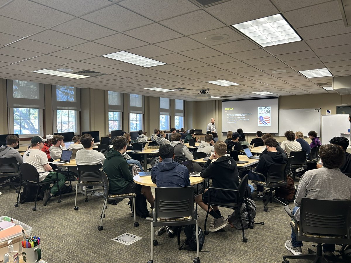 LEADR_MSU's tweet image. Lots happening in LEADR this semester! Lots of classes and instruction #digitalhistory #msudh