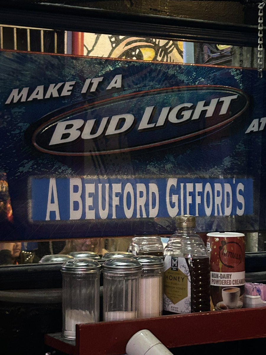 agrnate's tweet photo. For any Pokes fans in Provo tonight. Come on down to the ONE bar in town. Some serious Murphy’s/Willie’s vibes. @OKSTProbs @OSUAthletics @OKStateAlumni @OSUAthletics @CowboyFB https://t.co/HajM0cbgAV