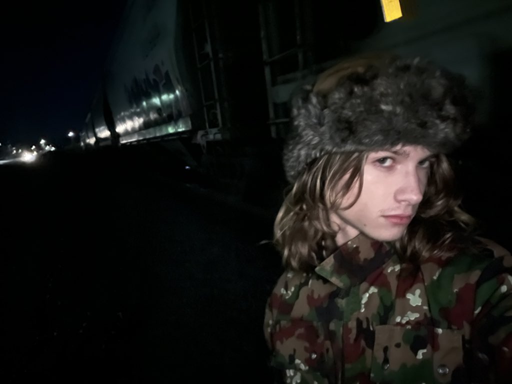 lilwatermark's tweet image. My iq is sub 70 and my heart is through the floor. My brain is full of sewage and im rotted to my core