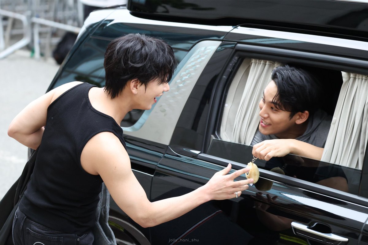 241018 뮤직뱅크 중퇴

강아지들🤍

#조슈아 #슈아 #JOSHUA #ジョシュア #민규 #MINGYU #ミンギュ