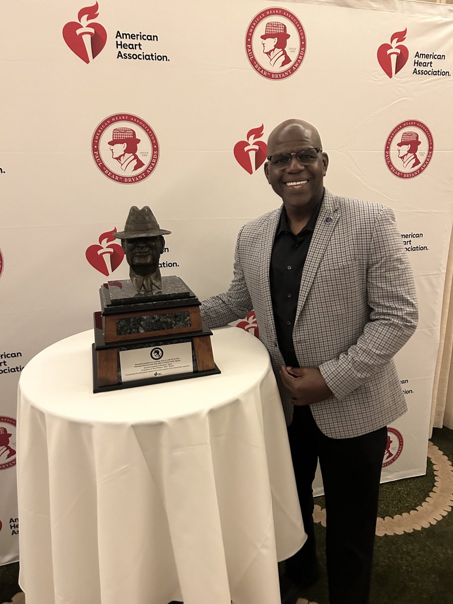 It was great being a part of the this amazing event last night. Heart disease is a part of my life, my history. Go get checked out, it could be signs of a heart attack. ⁦<a href="/bryantawards/">Paul "Bear" Bryant Awards</a>⁩