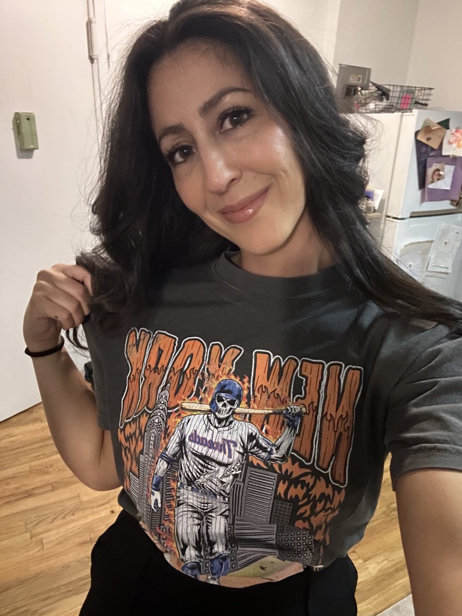 Hi ⁦<a href="/DeadThreads_23/">Dead Threads Apparel</a>⁩ ♥️