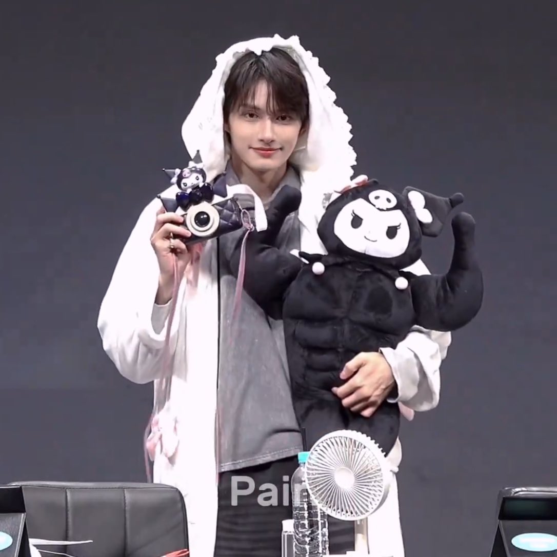 카메라로 악커를 구마해버리는 계열의 미소녀호러게임히로인 (진짜있음이런게임)
준의 지뢰계 파인더안에 들어오면 셔터커신누님 마저도 그 즉시 다레모가메오우바와레테쿠키미와칸페키데무테키나...