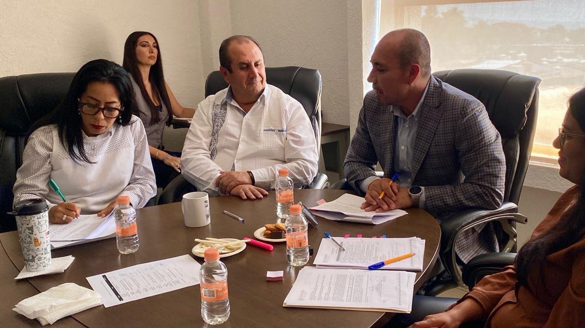 SDEyT_Morelos's tweet photo. Participó el Lic. José Víctor Sánchez Trujillo, titular de la @SDEyT_Morelos, la 14ª Sesión Extraordinaria del Comité Técnico de @fifodepi. Durante la reunión, se trataron 9 puntos clave con el propósito de apoyar a las micro, pequeñas y medianas empresas morelenses. https://t.co/hIaOrNHtoL