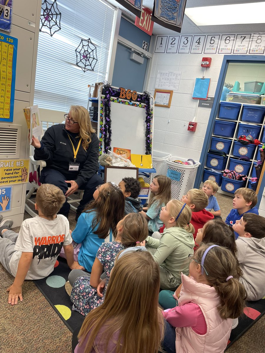 marnellandrea29's tweet photo. Today Firefighter DeDee taught us the importance of having a meeting place at home in case of a fire. @VV_Voyagers #fabulousfirsties #firesafety #meetingplace #getoutandstayout https://t.co/UO5OhVQHnd