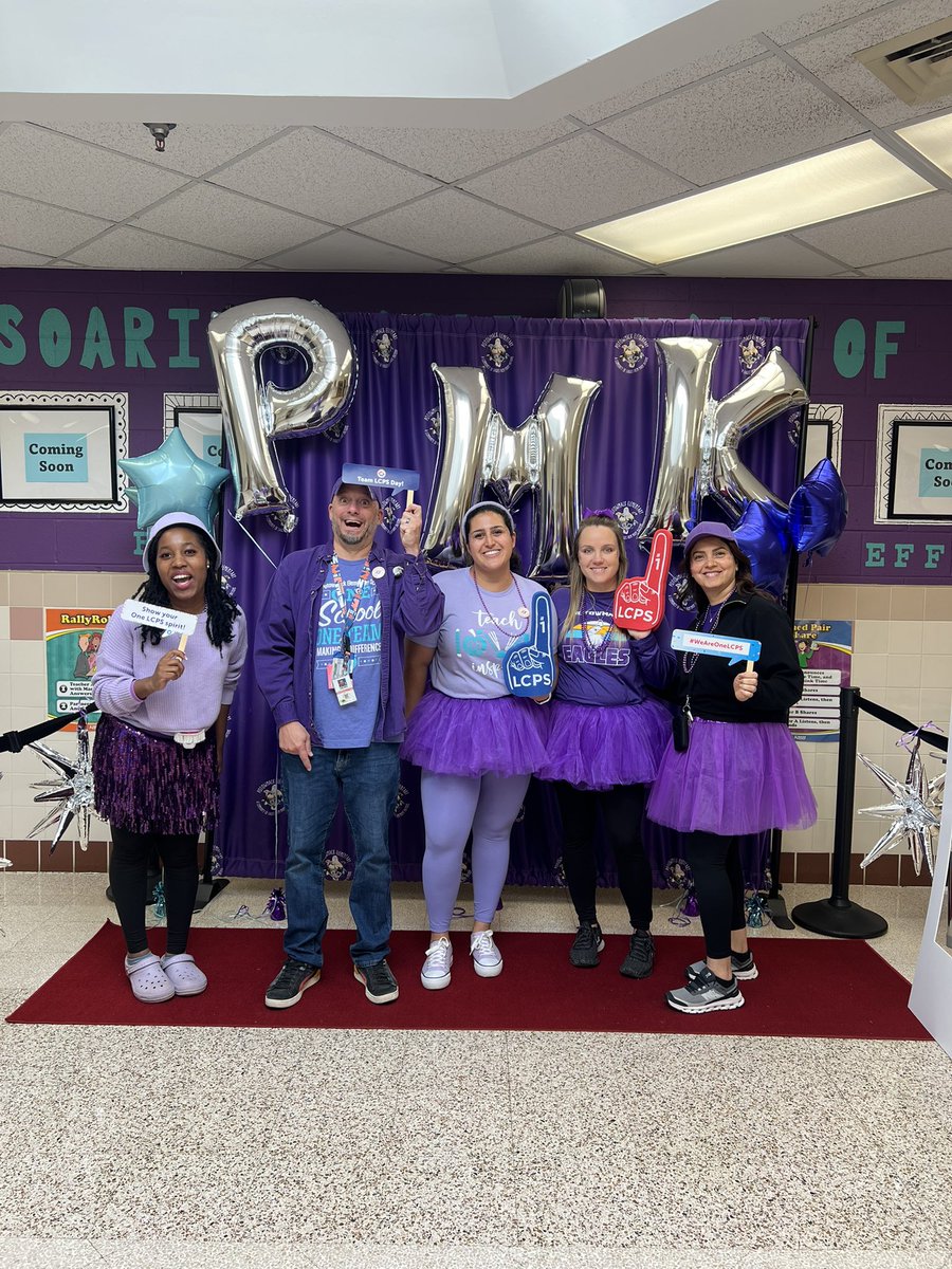 MrsAmirifar's tweet image. PMK has so much spirit 💜💙 @PotowmackES #OneLCPS