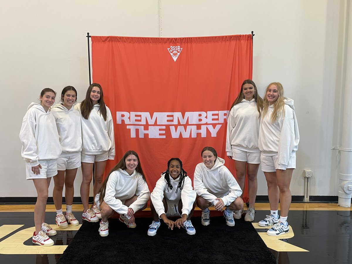 aiathletics's tweet photo. In honor of #JrNBAJrWNBAWeek, what is your favorite basketball memory?
Share yours in the commentsβ€΅οΈ @jrnba #BasketballMems #TBT https://t.co/UYY5jwdBFj