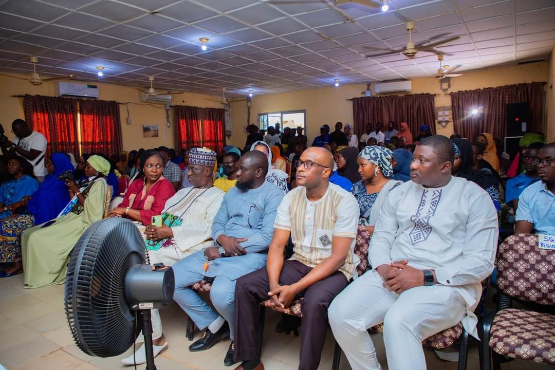 Panel de haut niveau co-animé avec la Ministre de l'Artisanat et du Tourisme, et la Représentante Résidente du PNUD au Niger, sur le thème: " Investir dans les femmes du Niger pour accroître leur résilience face aux effets du changement climatique".