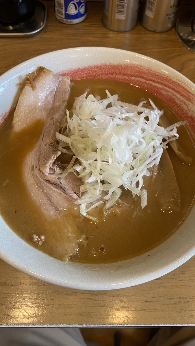 今日は一人でランチ。
そういう時はラーメンだね。
ということで、ラーメン屋「麺処 慶」（埼玉県上尾市小泉1-17-4）に入店。
ここは上尾市で好きなラーメン屋さんの1つ。
いつもと同じように『味噌ラーメン』を注文。
濃厚でドロッとしたスープがたまらない。