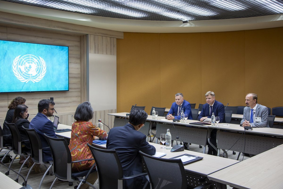 UN_Armida's tweet photo. Engaging discussion with Hans-Ulrich Sudbeck of @GERinThailand and @giz_gmbh reps on our #UrbanAct partnership, driving sustainable urban development in #AsiaPacific.
We also explored future collaborations in areas such as #AirPollution (#RAPAP) and beyond. https://t.co/b2YJKRISkT