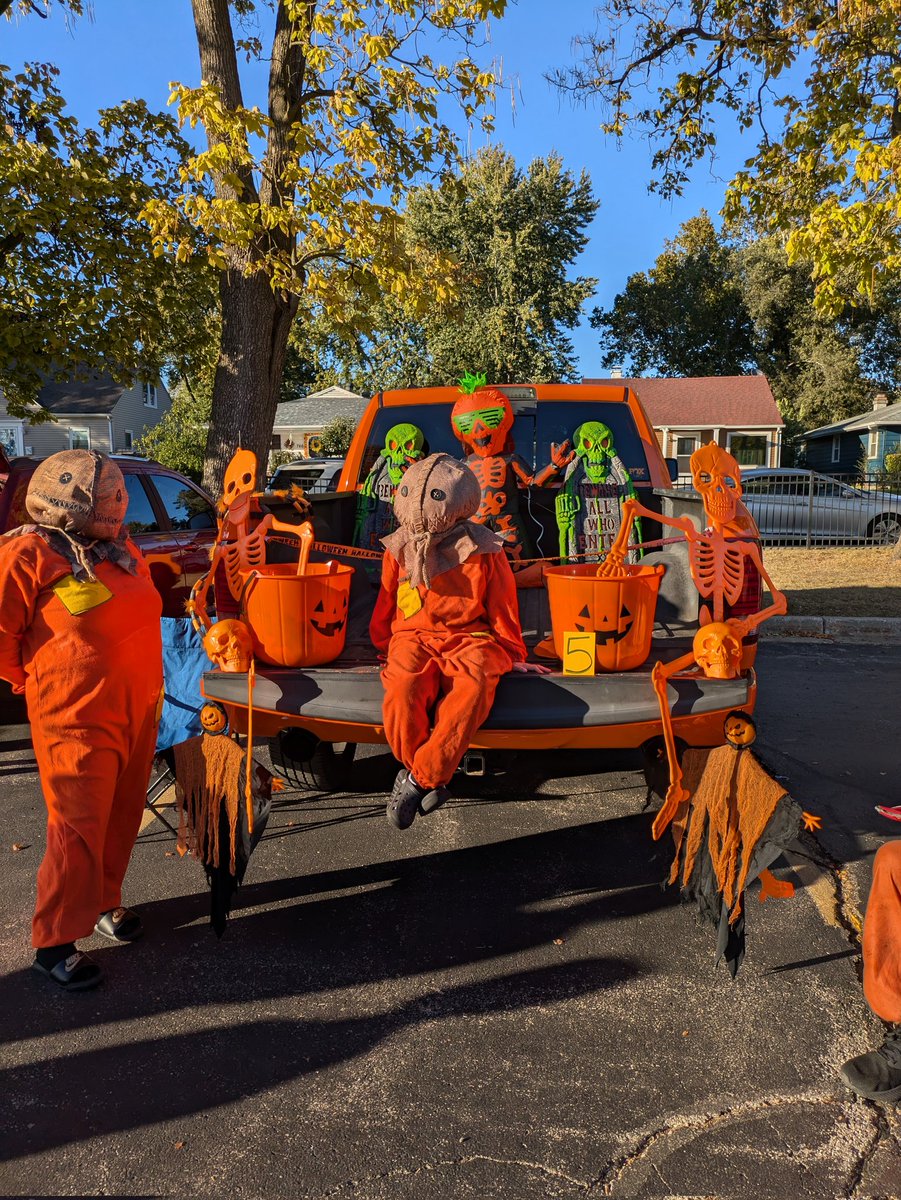 MarcellaSheler tweet media