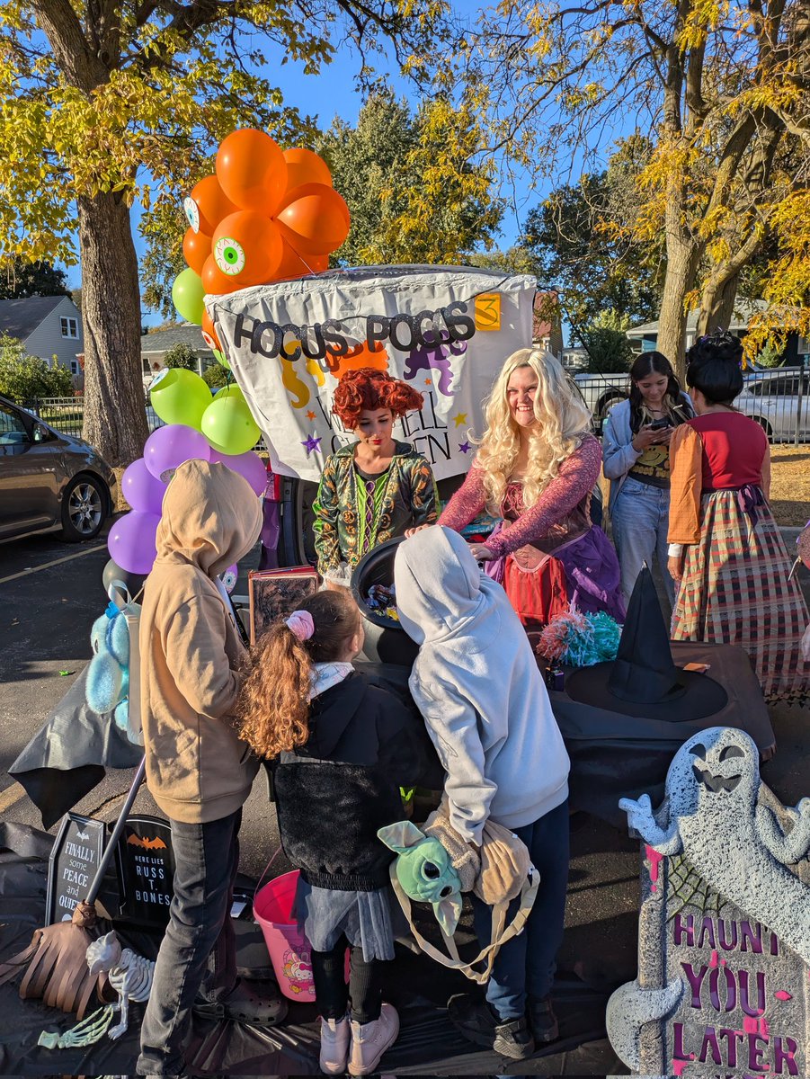 MarcellaSheler tweet media