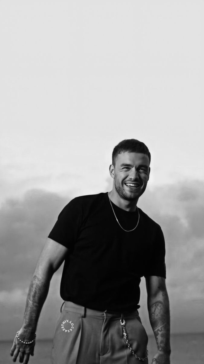 lemanmelike_'s tweet photo. inşa etmemdeki en büyük etkenlerden biri… huzurlar içinde uyu liam. seni hep güzel gülümsemenle hatırlamak istiyorum. gökyüzüne uyup sana ağlıyorum bugün. https://t.co/wrMRJRmjjs