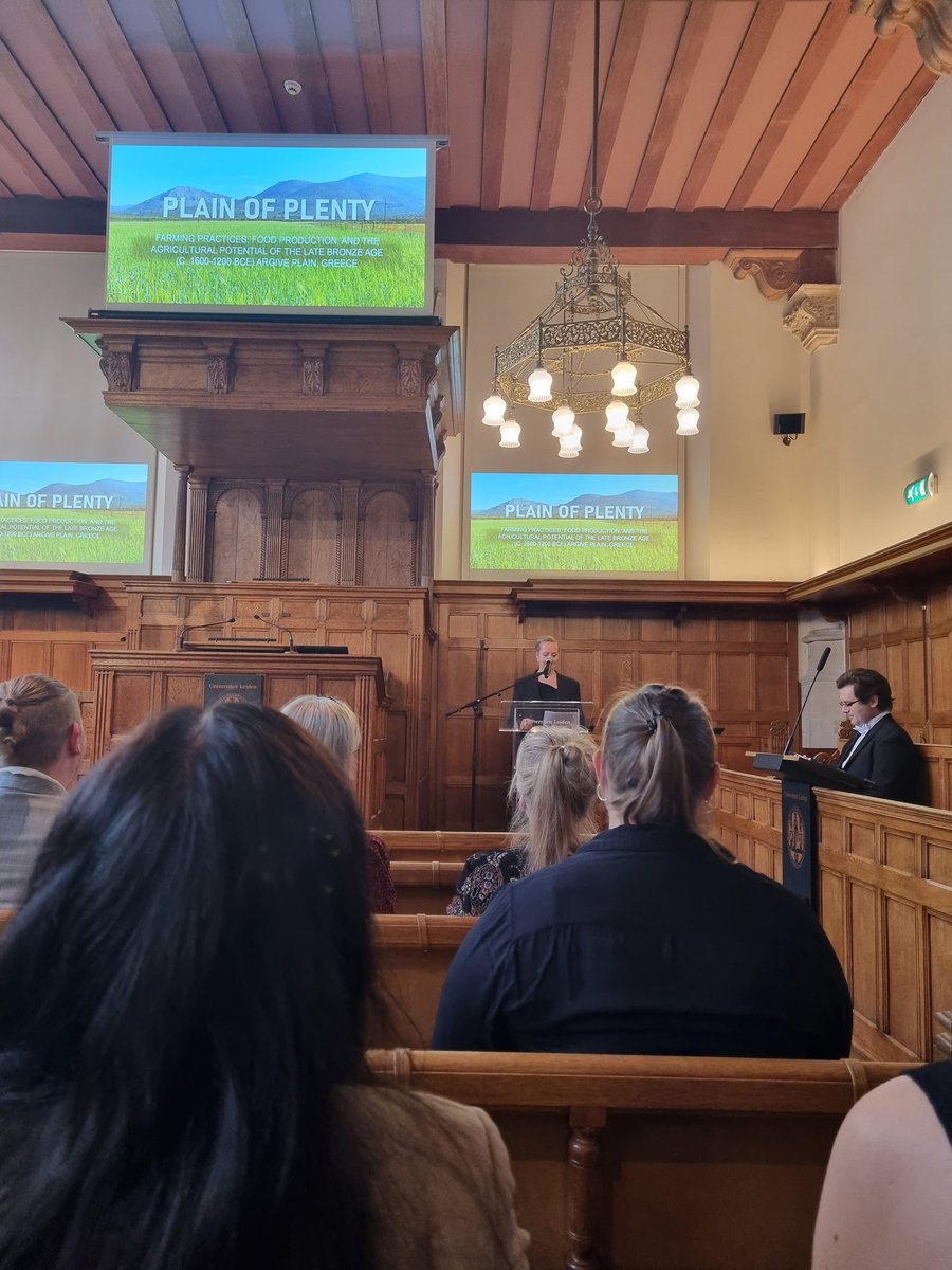 sifoGeoArch's tweet image. Congratulations Dr @RiiaTimonen for an excellent defence of your thesis "Plain of Plenty: farming practices, food production, and the agricultural potential of the #LateBronzeAge Argive Plain, Greece"! 😁
#PhDone @LeidenArchaeo
