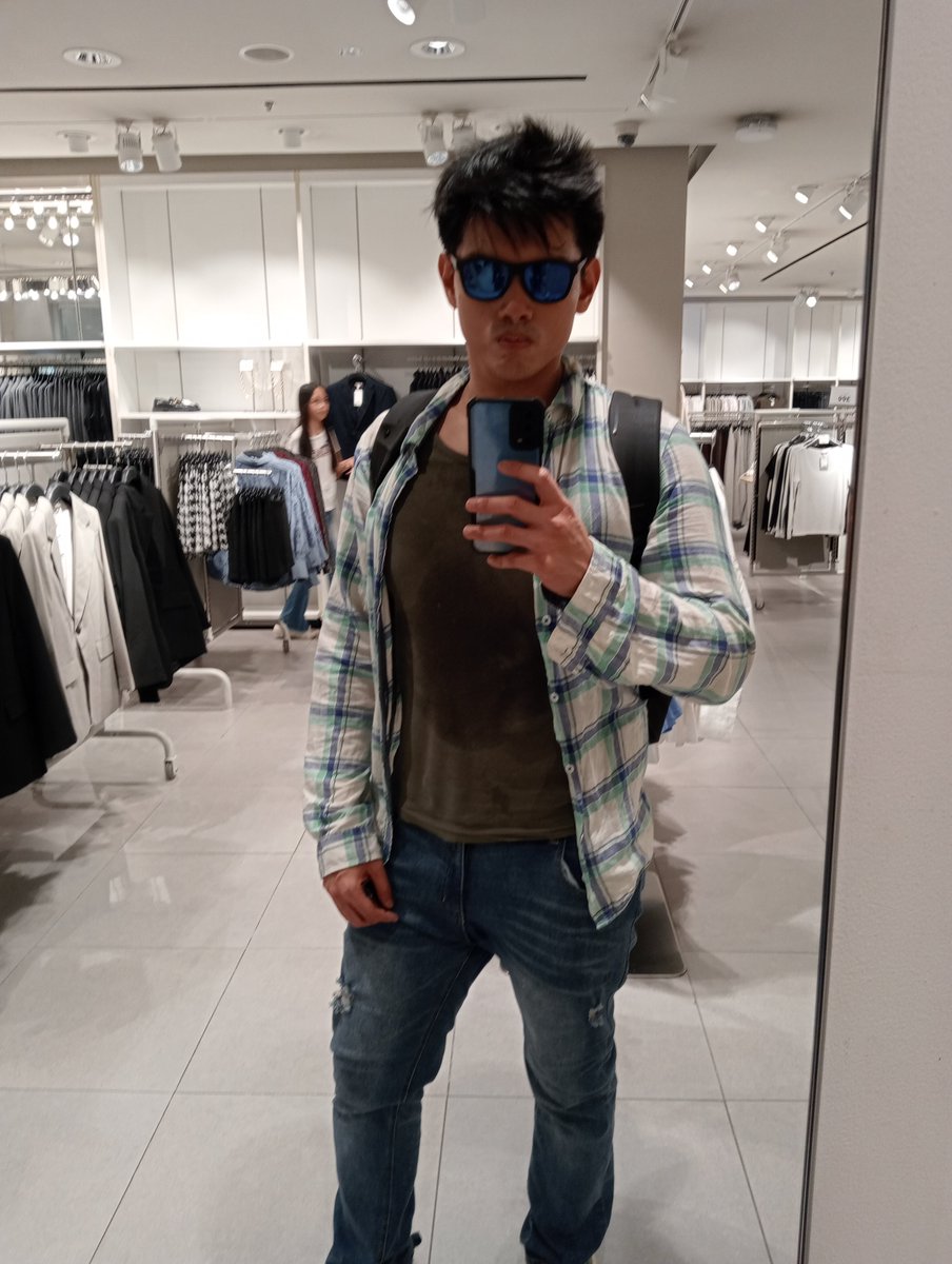 Maxharris64's tweet photo. #ootd https://t.co/9rixgQ8D10