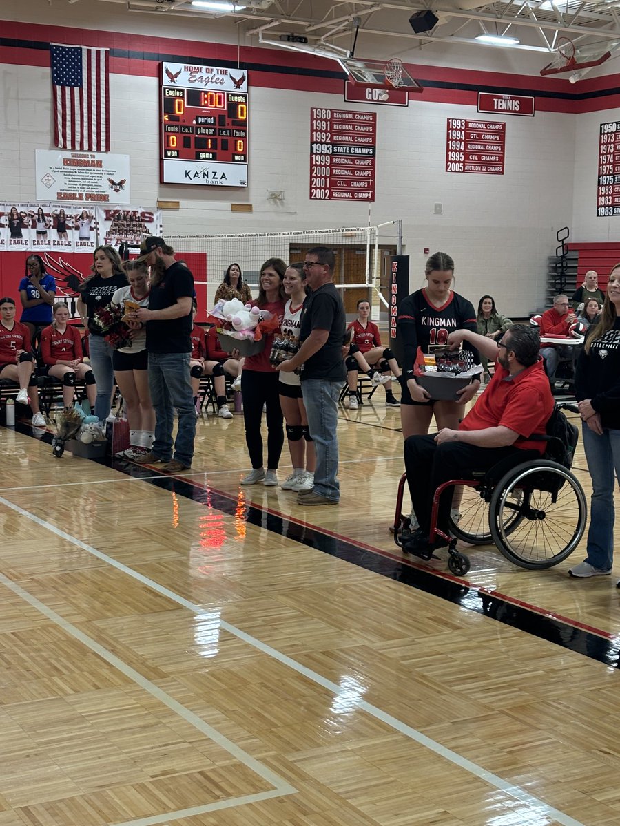 KingmanEagles's tweet photo. VB senior night is always an emotional night!  Thank you to our student athletes and our parents! https://t.co/Kdi9zKL8xd