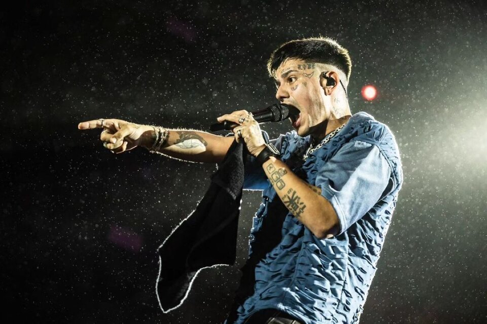 Muy orgulloso de estar desde el dia 1 en su barco. Talentoso y humilde, una leyenda. 

Nunca me voy a olvidar cuando decían que era una modita, burros.