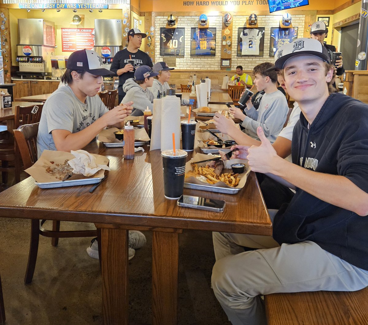 DomHighBaseball's tweet photo. Great week of 🍂 fall practice culminated with a team dinner @MissionBBQ! We had some fun tonight! Proud of this group! Go Titans! ⚫️⚪️⚾️💪👍🍽🥤#dombats #family #teamtitan
@DominionLcps @TitanAthletics2 https://t.co/0j12ORpbvy
