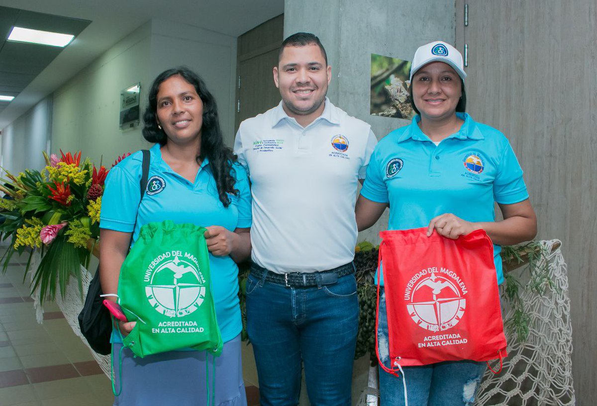Unimagdalena's tweet photo. 💧Con la participación de líderes sociales del corredor de la Ciénaga Grande y la Sierra Nevada de Santa Marta, se realizó el Lanzamiento del #Diplomado Liderazgo Ambiental para la Gobernanza del Agua, que fomenta el conocimiento e investigación del preciado líquido.

#UMTeCuenta https://t.co/iZZTRzDjNO