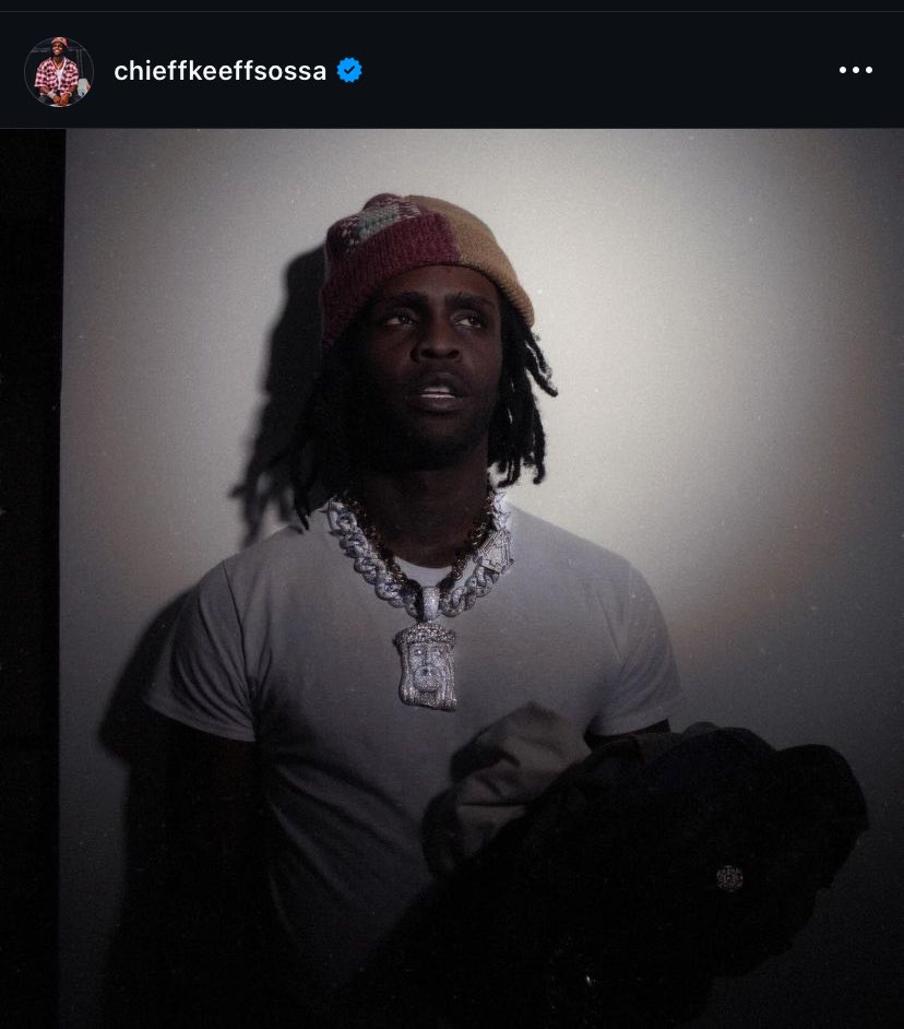 do_bloco7003's tweet photo. Chief Keef (BD/300/🅱️✡️) inicou a produção de um documentário sobre a sua vida, o documentário será feito pelo Cole Bennett. Keef é o pai do Drill e incentivou todos os rappers na qual escutamos hoje, tenho certeza que vai estar foda!
#FreeReese #SOSA #Onlyfans #LyricalLemonade https://t.co/XWBcSXYHK0