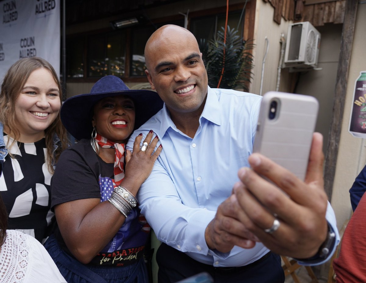 ColinAllredTX's tweet photo. San Antonio is fired up to fire Ted Cruz! https://t.co/5NxzUnNmea