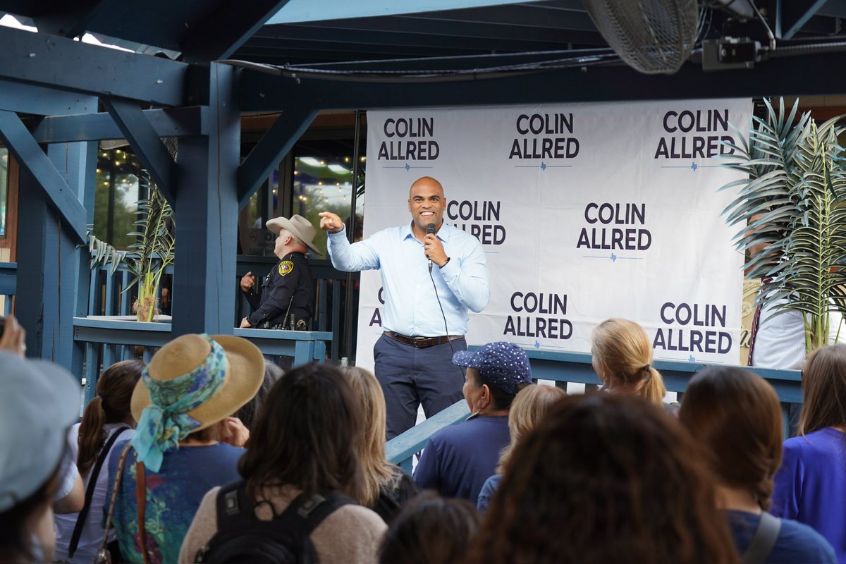 ColinAllredTX's tweet photo. San Antonio is fired up to fire Ted Cruz! https://t.co/5NxzUnNmea