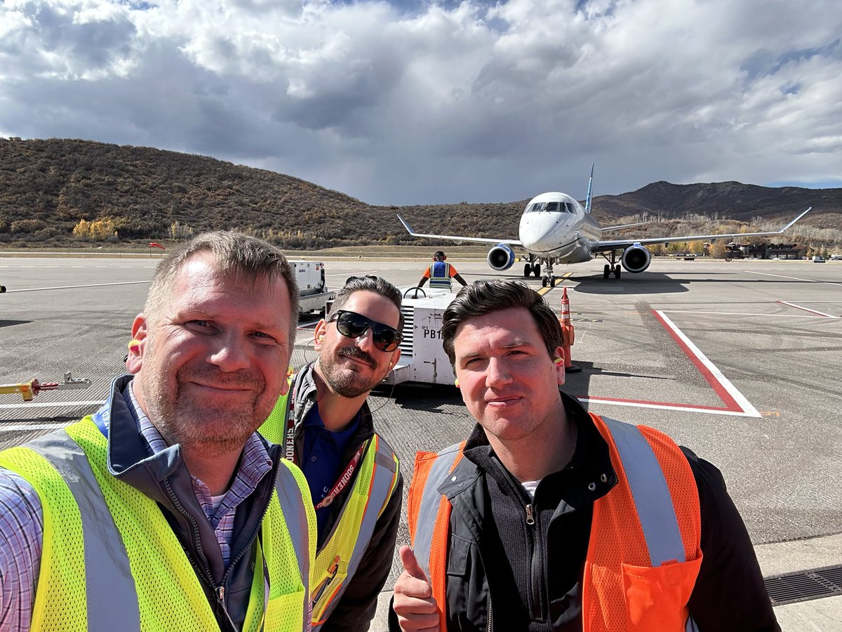 Two very busy days in Aspen  - testing and training as we prepare for E175 service!   Fantastic partnership between our United, SkyWest and Airport colleagues! 

The Winter Sports season is coming soon!  ⛷️ 🎿 🏂 ⛄️ ❄️ 

 <a href="/jacquikey/">Jacqui</a> @Jmass29Massey