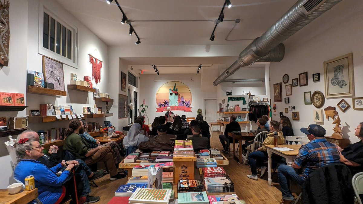 Gary Lovely (@colonellovely) on Twitter photo Great crowd tonight. ❤️🇵🇸
<a href="/TwoDollarHQ/">Two Dollar Radio HQ</a> Great crowd tonight. ❤️🇵🇸
<a href="/TwoDollarHQ/">Two Dollar Radio HQ</a>