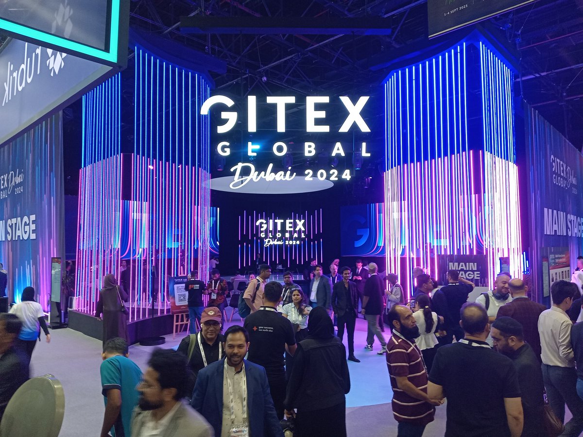 TechGadgetPK's tweet image. Fun day at JBR after #GITEX