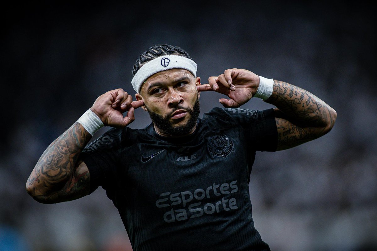sccplira's tweet photo. que fotao pqp
Memphis Depay. https://t.co/WizfG5oOzm